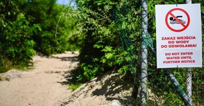 Kilkanaście kąpielisk zamkniętych z powodu wysokich fal i silnego wiatru