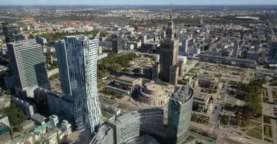 Warszawa: mężczyzna bez zabezpieczeń wszedł na Varso Tower